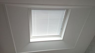 Velux dakraam met schuine aftimmering Bennekom