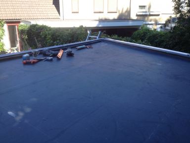 Nieuw EPDM dak gemaakt op een berging te Sittard