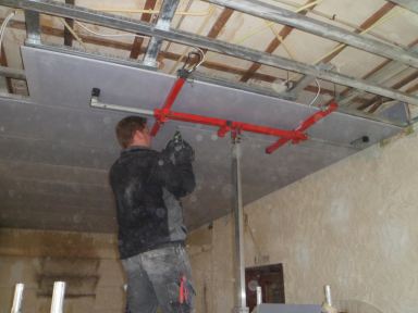 Verlaagd plafond maken in restaurant Kiko te Sittard.