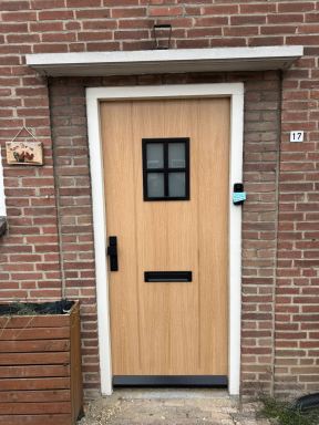 Nieuwe maatwerk voordeur in Rijswijk