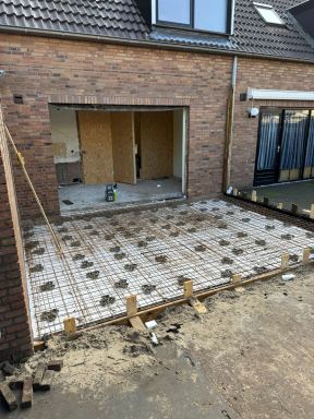 Volledige renovatie woning (woonkamer-badkamer - slaapkamers) inclusief plaatsen aanbouw in Oosterhout