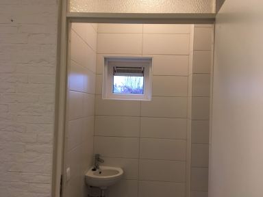 Renovatie toilet en hal Zeewolde