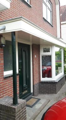 Renovatie erker met afdak boven voordeur Borne