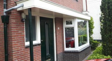 Renovatie erker met afdak boven voordeur Borne nieuwe situatie