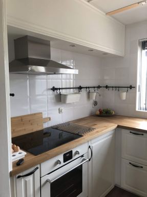 Woning renovatie Almere ( Badkamer, Toilet, Keuken, Laminaat vloeren, Schilderwerk.)