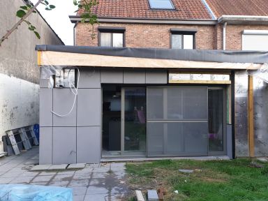 Maken van achterbouw voor open keuken te plaatsen.