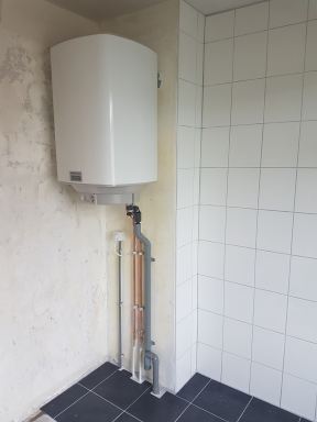 Extra inloopdouche met elektrische boiler op slaapkamer in  Best elektrische boiler eindresultaat