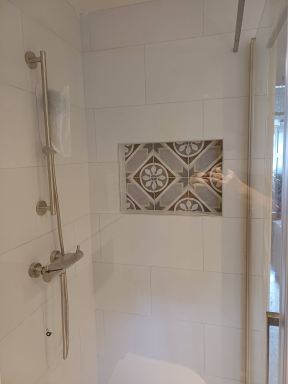 Nieuwe badkamerrenovatie met een mooie nis in Best!