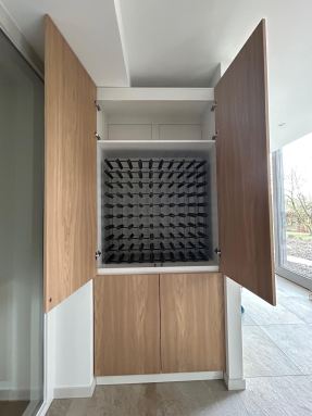 Inbouw, wijnkast met gefineerd eikenhout, op maat. Wijnrek, Arnhem