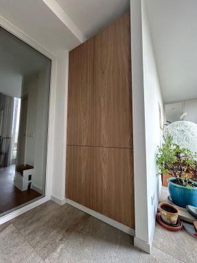 Inbouw, wijnkast met gefineerd eikenhout, op maat.  Arnhem