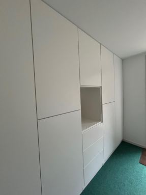 Kledingkast met leg /  hanggedeelte en lades, meubels op maat.  Arnhem