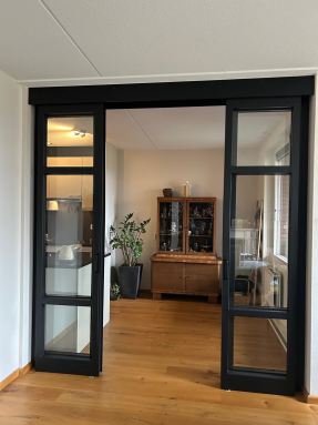 Wand afscheiding, schuifdeuren op maat.  Arnhem