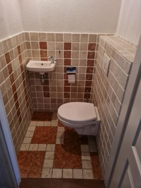 Toilet renovatie in standaard buiten