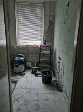 gesloopte staat badkamer renovatie Zevenbergen