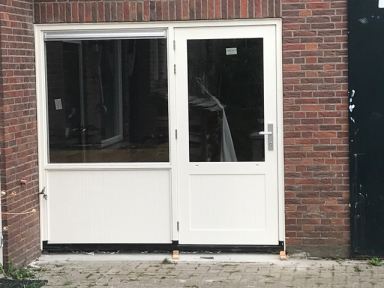 Kozijnen zowel binnen als buiten, op maat gemaakt