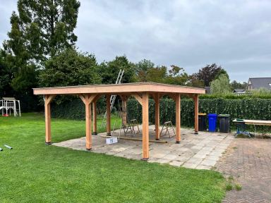 Carport van douglashout voor een klant te Ulft