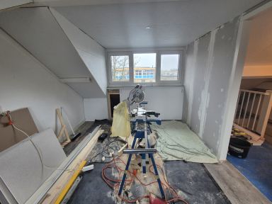 Roldeuren andere zijde van de zolder.