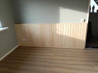 Druten :slaapkamer lambrisering, pvc laminaat vloer