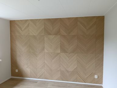 Ravenstein: een kinderkamer met een unieke wens, achterwand van paneeldeuren