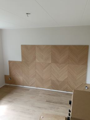 Ravenstein: een kinderkamer met een unieke wens, achterwand van paneeldeuren