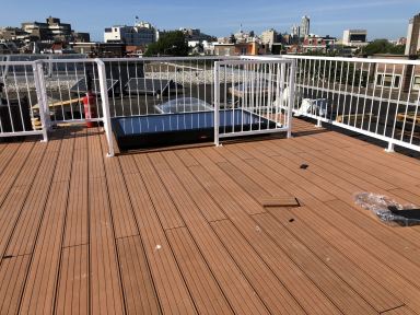 Dakterras met elektrische dakluik op Scheveningen, Den Haag