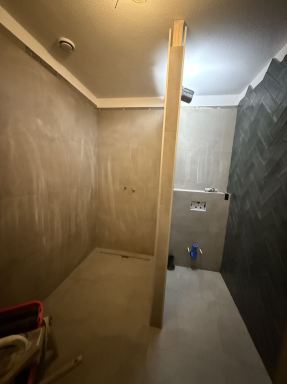 Badkamer verbouwd tot eigentijdse, comfortabele ruimte – Den Haag