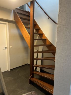 Opentrap dicht maken met een kast onder trap in Almelo