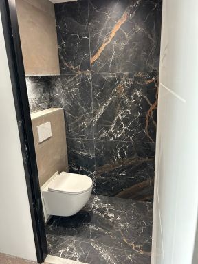 Het kleinste kamertje in Nieuw-Vennep een nieuwe look gegeven!