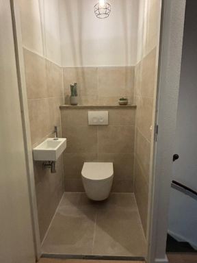 Toilet ruimte gerenoveerd in Assendelft