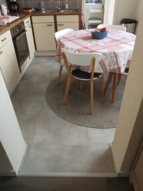 Pvc vloer gelegd in putte