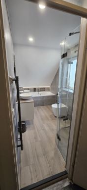 Dinteloord - Badkamer en WC renovatie