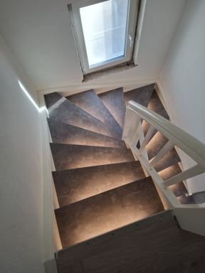 Deze trap mogen voorzien van verlichting, met dit mooie resultaat! Een tevreden klant in Rozenburg.