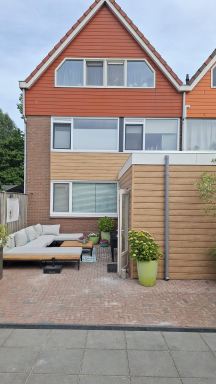Een nieuw uiterlijk kon dit huis in Rozenburg wel gebruiken, erg goed eindresultaat!