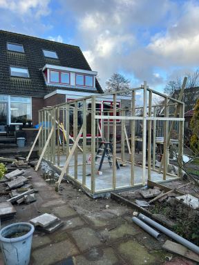 Schuur mogen bouwen van 6,5 bij 2,4 meter in Amsterdam