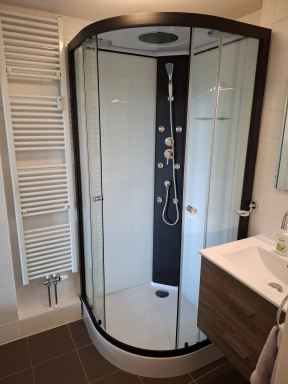 Een mooie, moderne douchecabine mogen plaatsen in Groningen!